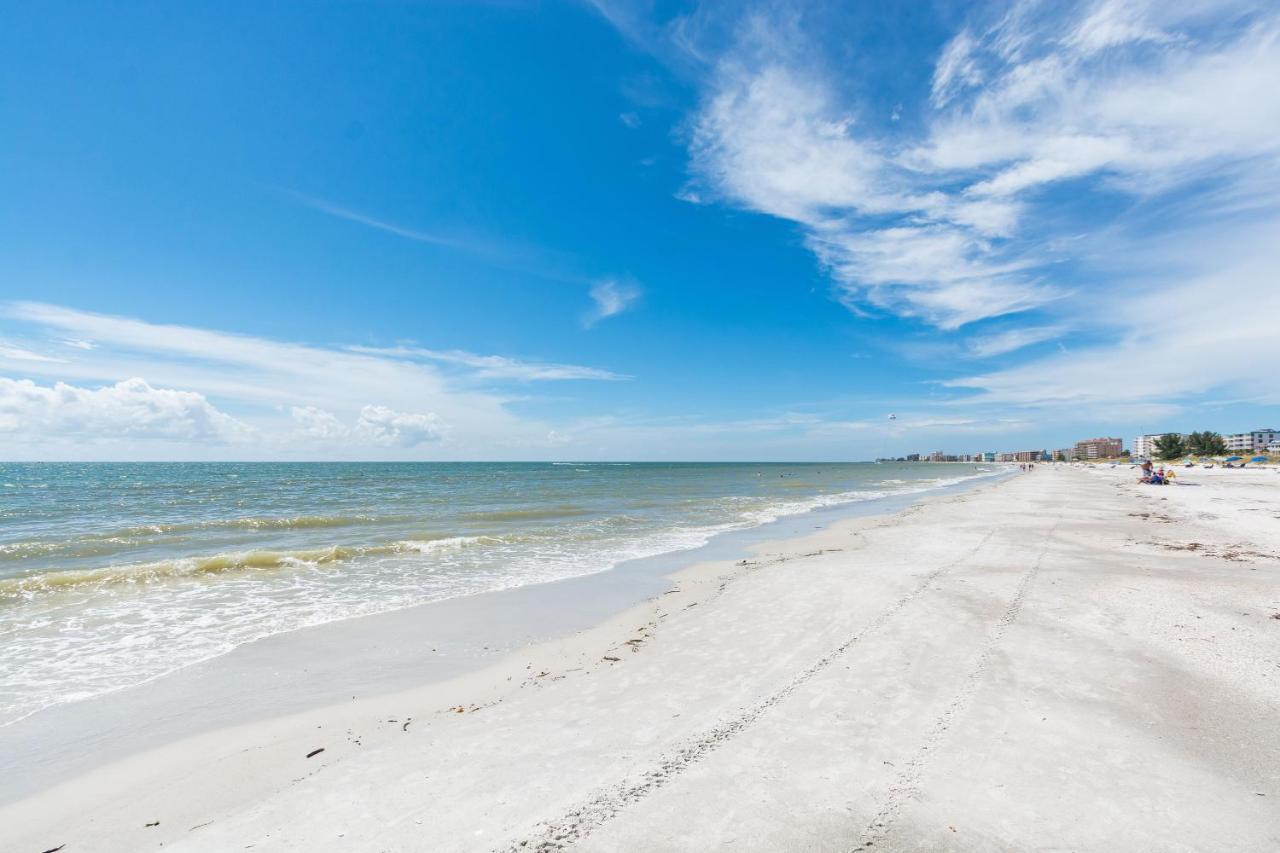 201 Sandy Shores Condos St. Pete Beach Extérieur photo