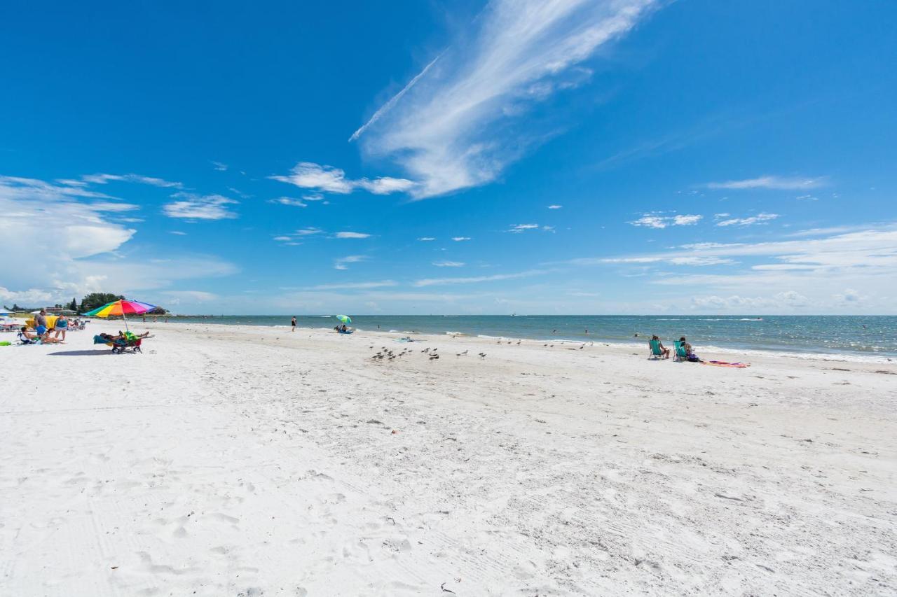 201 Sandy Shores Condos St. Pete Beach Extérieur photo