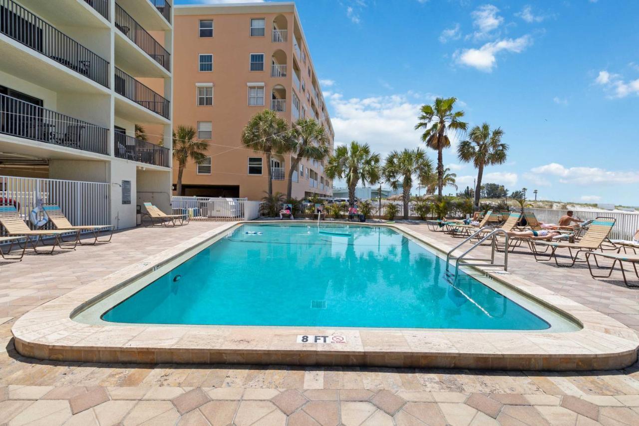 201 Sandy Shores Condos St. Pete Beach Extérieur photo