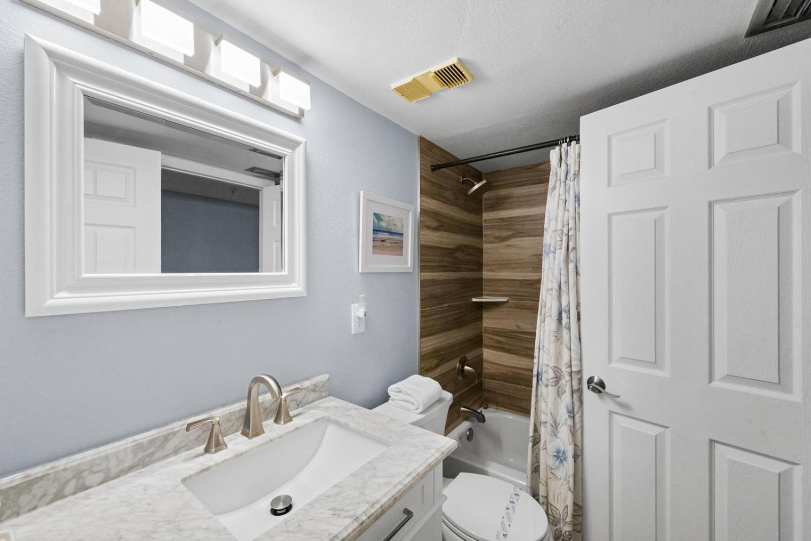 201 Sandy Shores Condos St. Pete Beach Extérieur photo