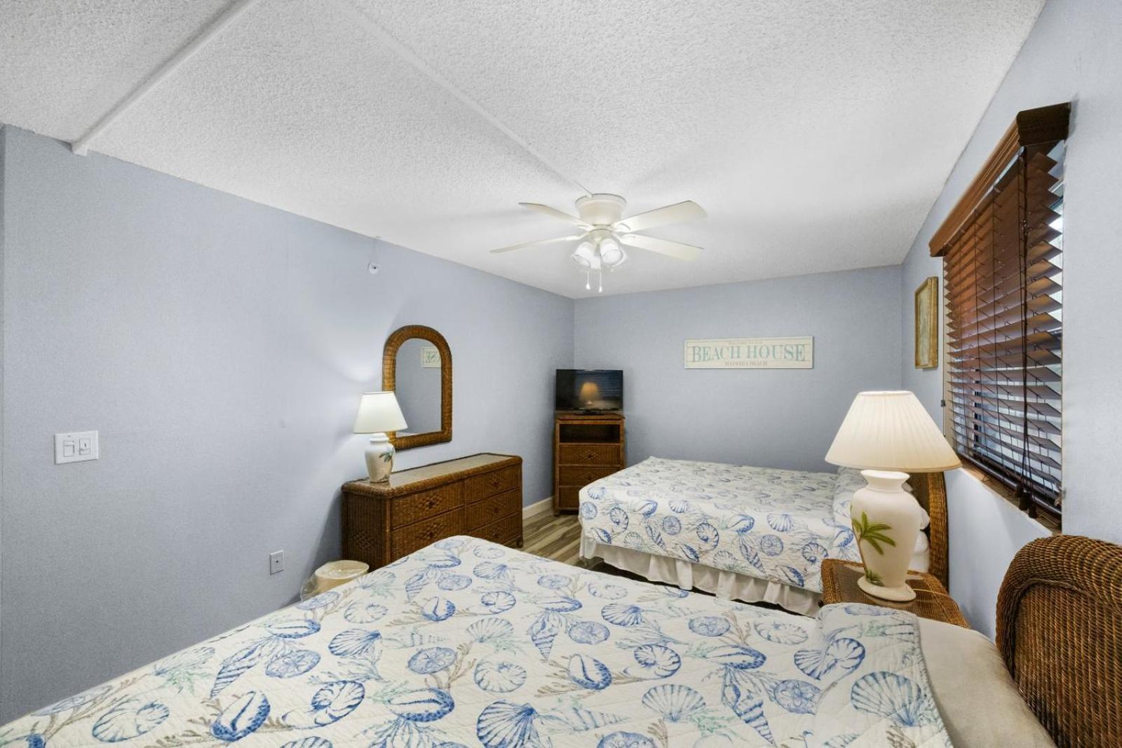 201 Sandy Shores Condos St. Pete Beach Extérieur photo