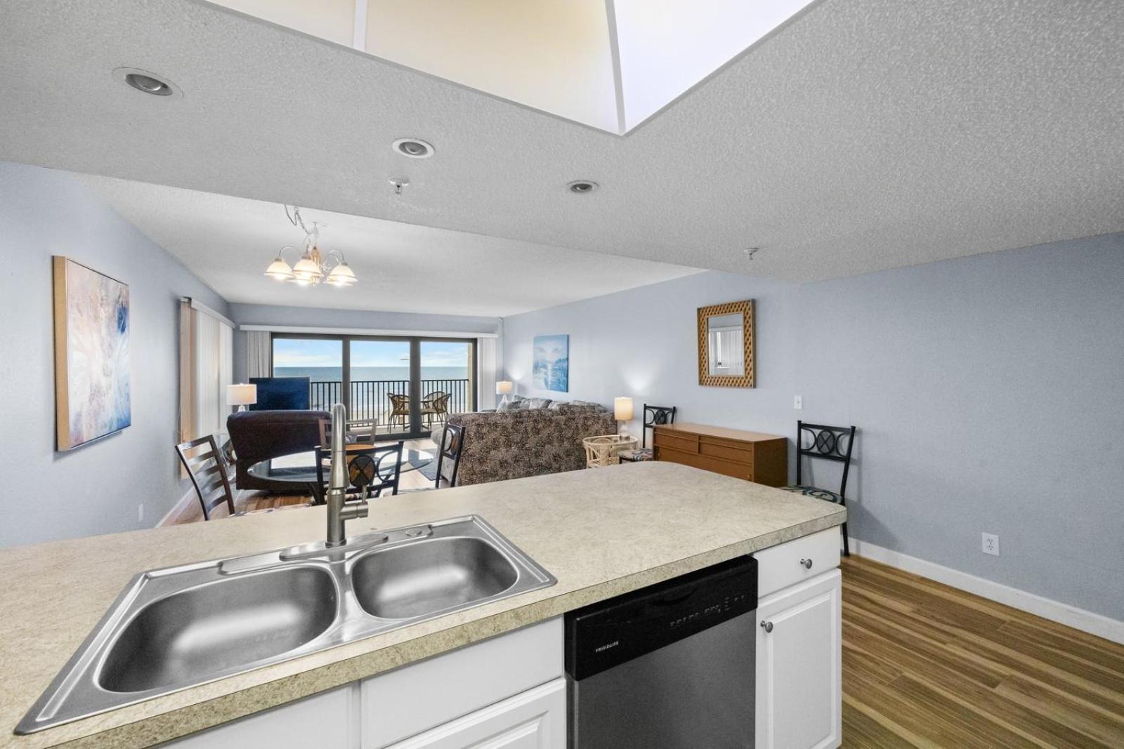 201 Sandy Shores Condos St. Pete Beach Extérieur photo