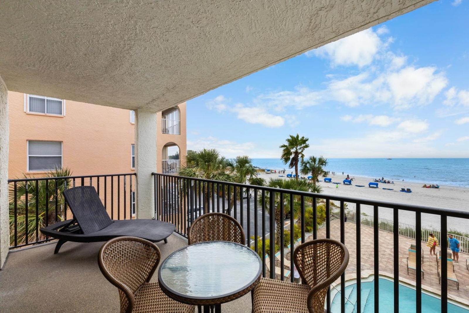 201 Sandy Shores Condos St. Pete Beach Extérieur photo